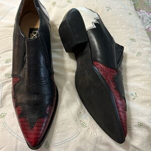 Leather Ankle boots/shoe boots by Dolcis. Size 9.